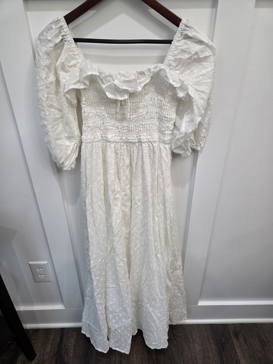 Dresses & Skirts - White Eyelet Puff Sleeve boho Maxi Dress